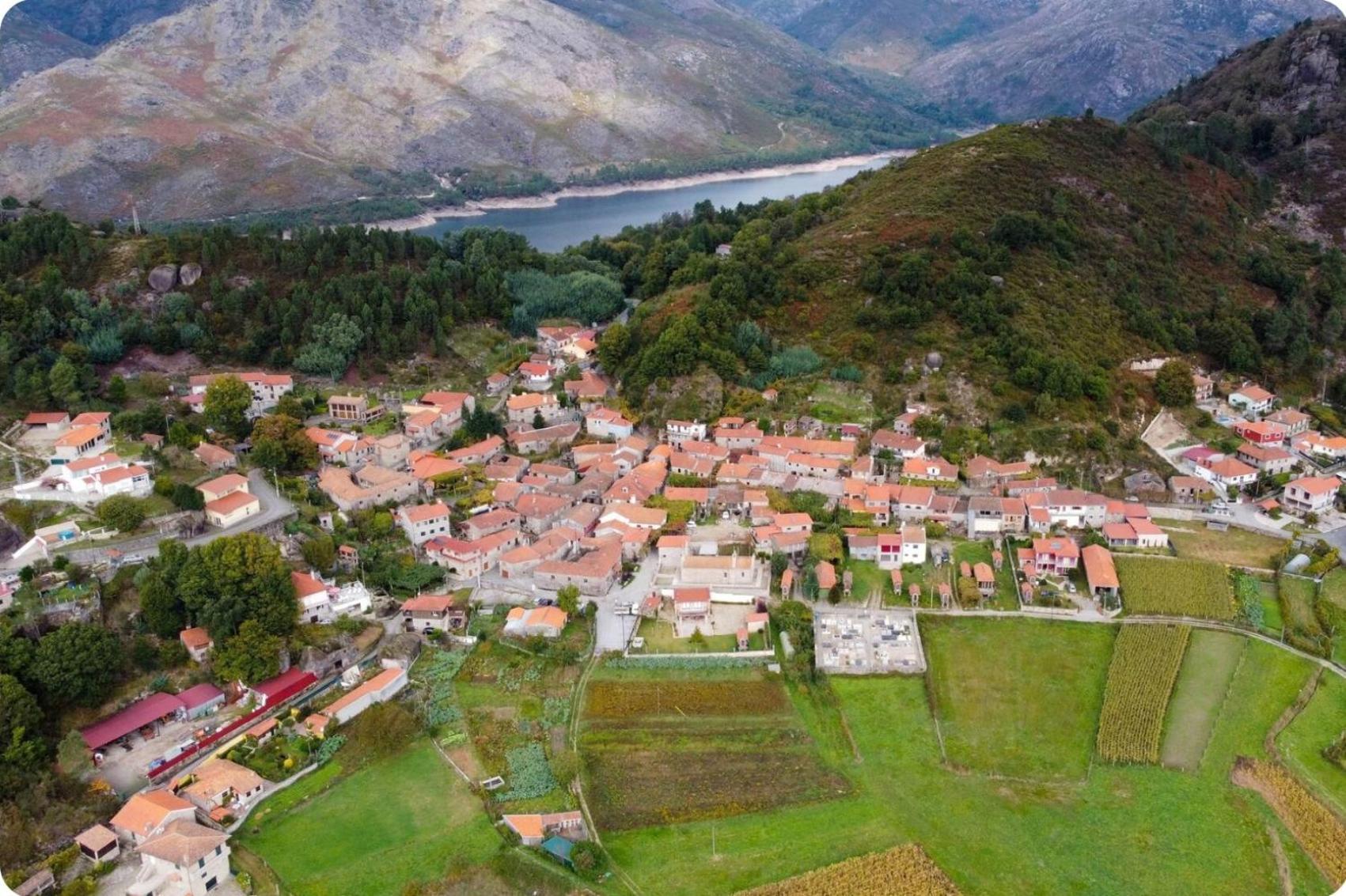 Апартаменты Casa Da Fonte Geres Кампу-ду-Жереш Экстерьер фото